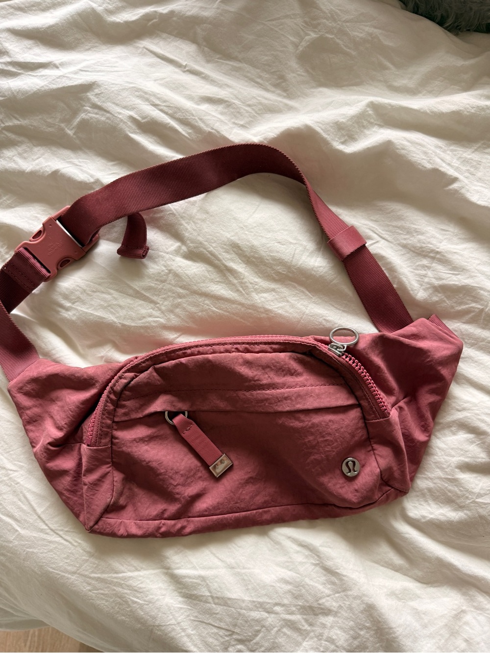 lululemon athletica dusty rose mini belt bag